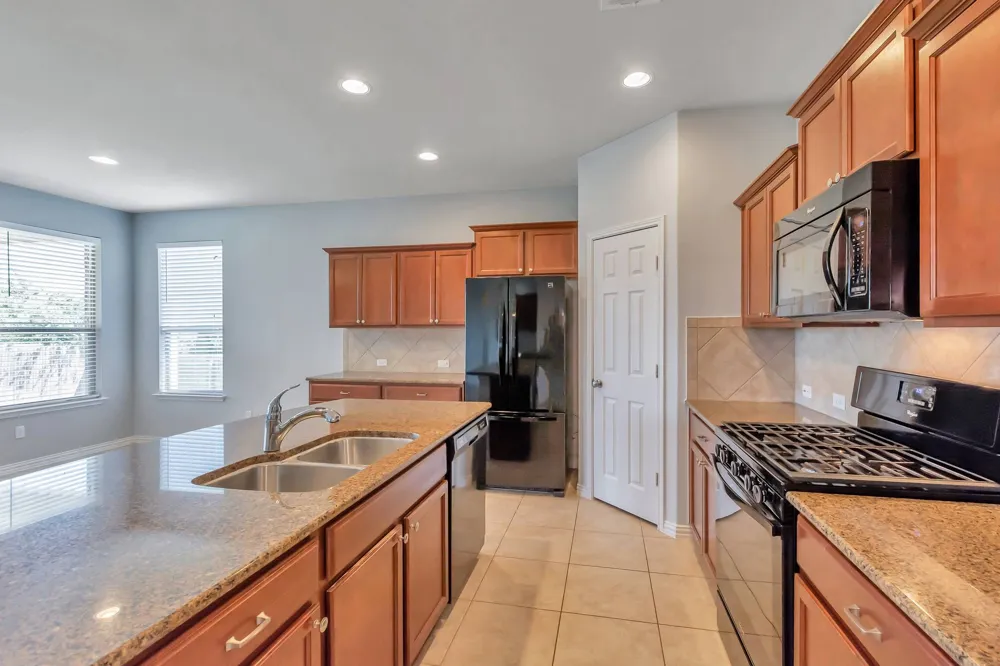 2012 Elaina Loop Leander, TX 78641