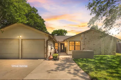 1702 E Messick Loop