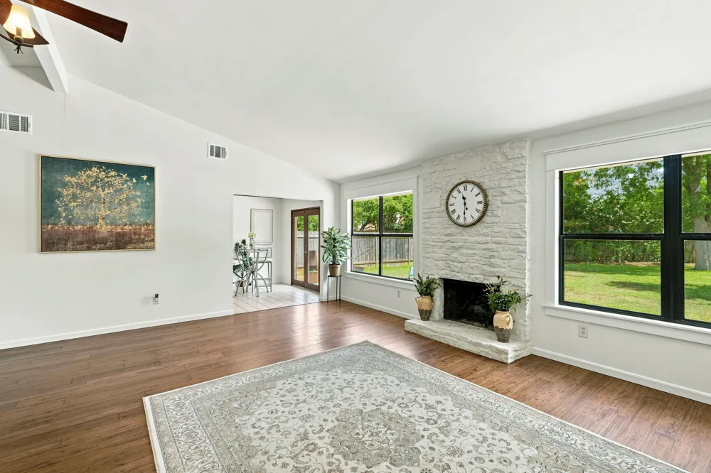 1702 E Messick Loop Round Rock, TX 78681