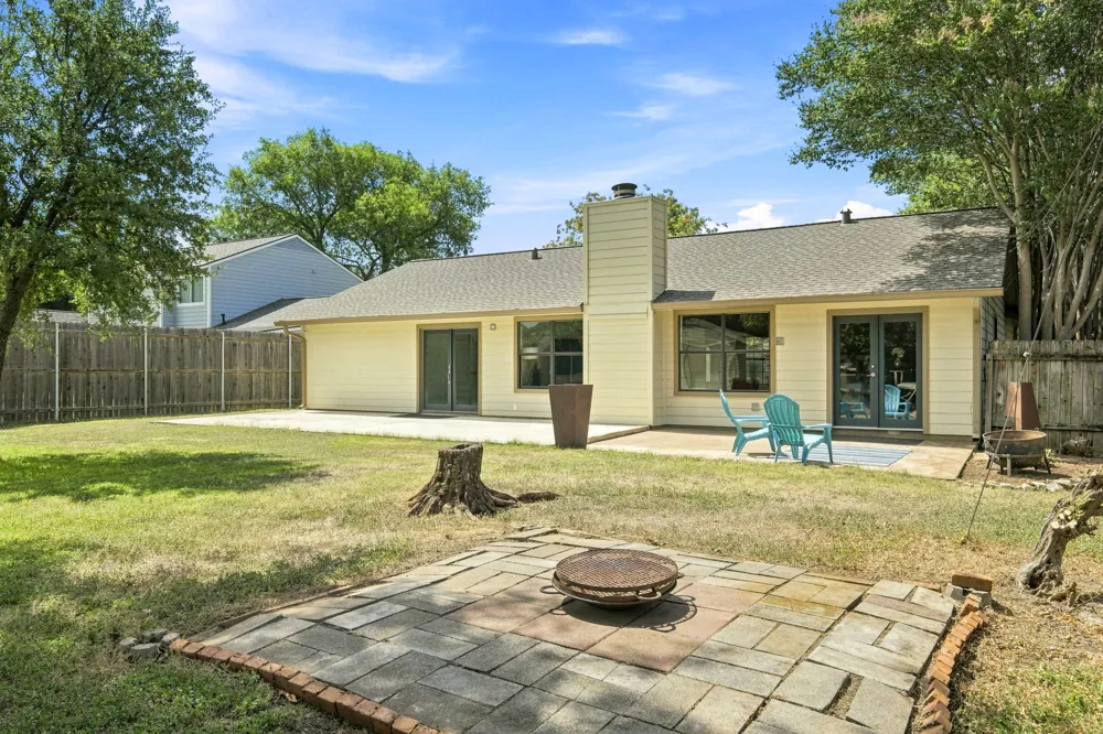 1702 E Messick Loop Round Rock, TX 78681