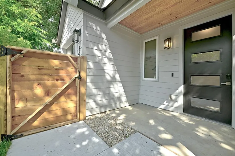 2405 E 11th Street #2 Austin, TX 78702