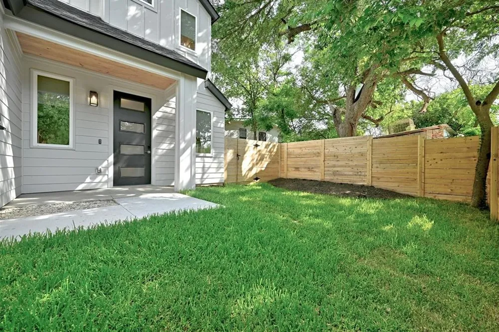 2405 E 11th Street #2 Austin, TX 78702