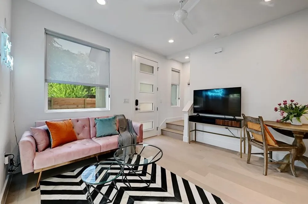 2405 E 11th Street #2 Austin, TX 78702
