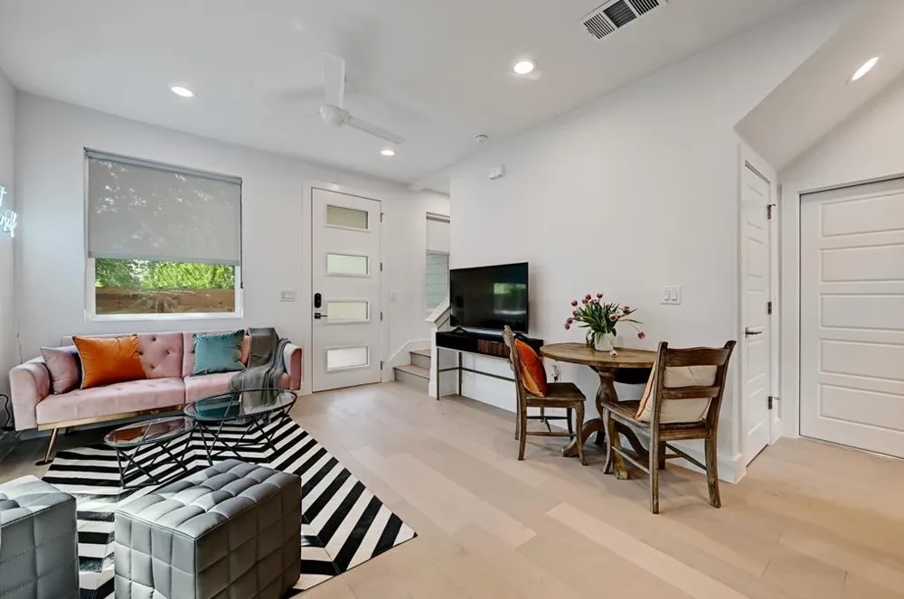 2405 E 11th Street #2 Austin, TX 78702