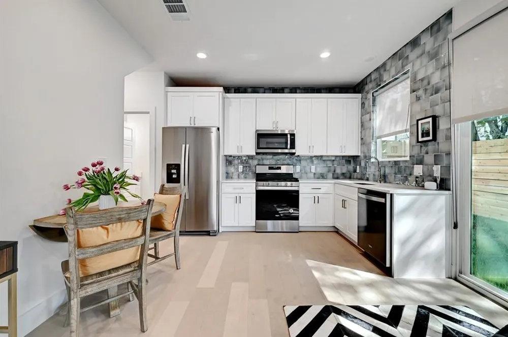 2405 E 11th Street #2 Austin, TX 78702
