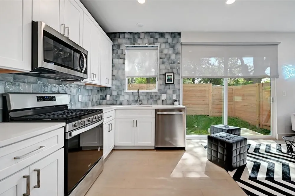 2405 E 11th Street #2 Austin, TX 78702
