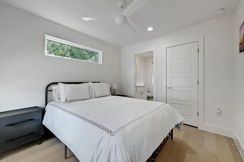 2405 E 11th Street #2 Austin, TX 78702