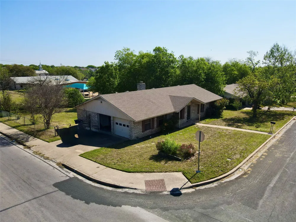 1000 Hollybluff Street Austin, TX 78753