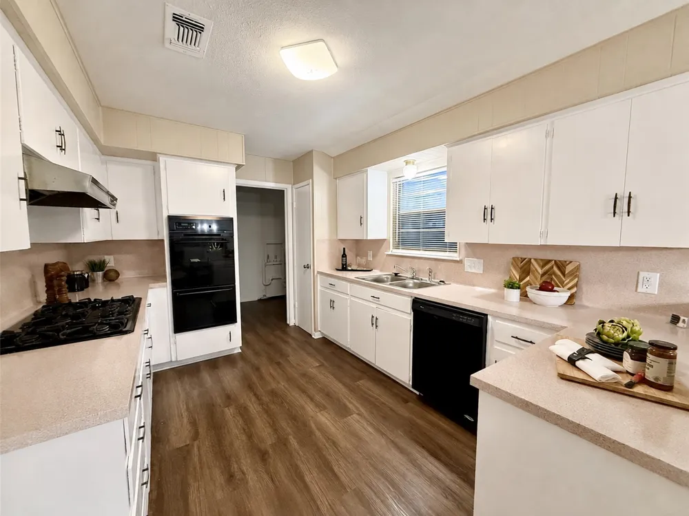 1000 Hollybluff Street Austin, TX 78753