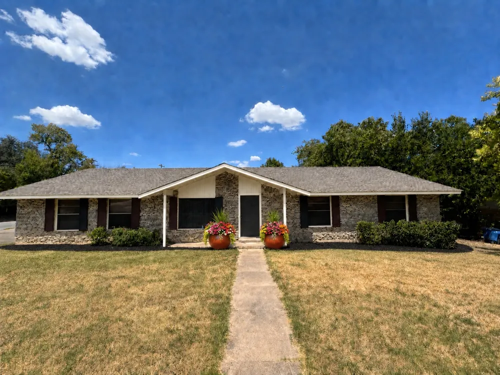 1000 Hollybluff Street Austin, TX 78753