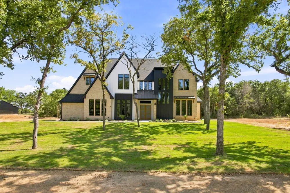 124 Cedar Springs Drive Decatur, TX 76234