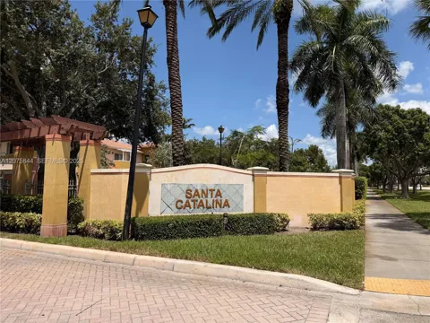 102 S Santa Catalina Cir #102