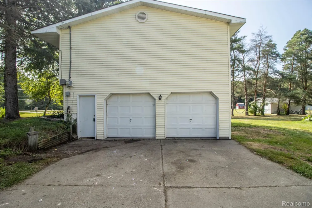 10340 Farrand Road Montrose Charter Township, MI 48457