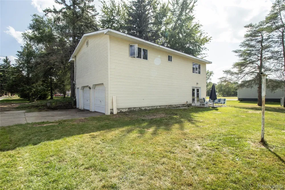 10340 Farrand Road Montrose Charter Township, MI 48457
