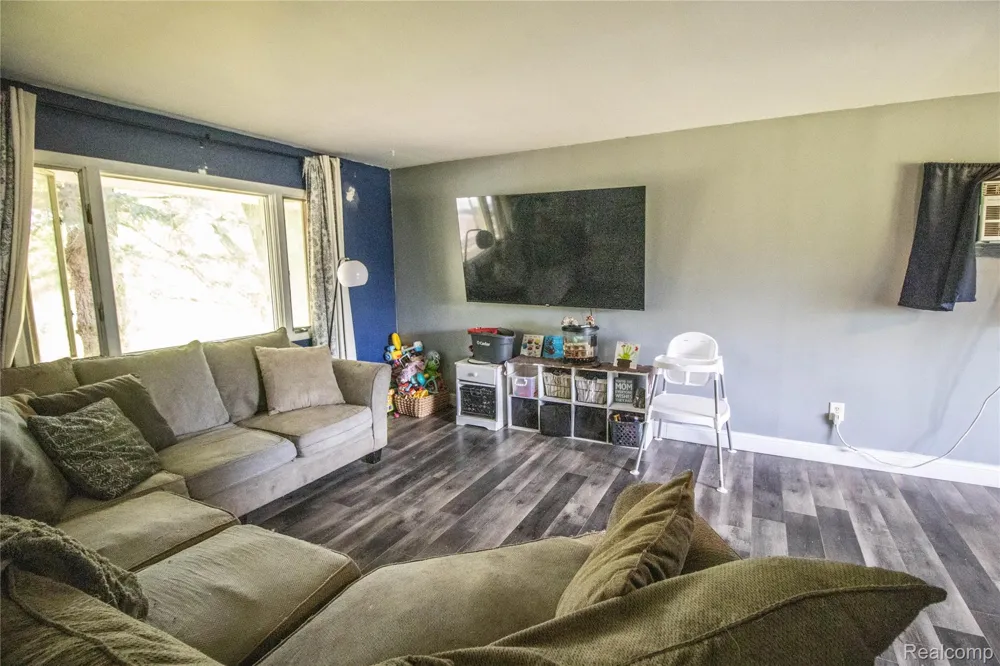 10340 Farrand Road Montrose Charter Township, MI 48457