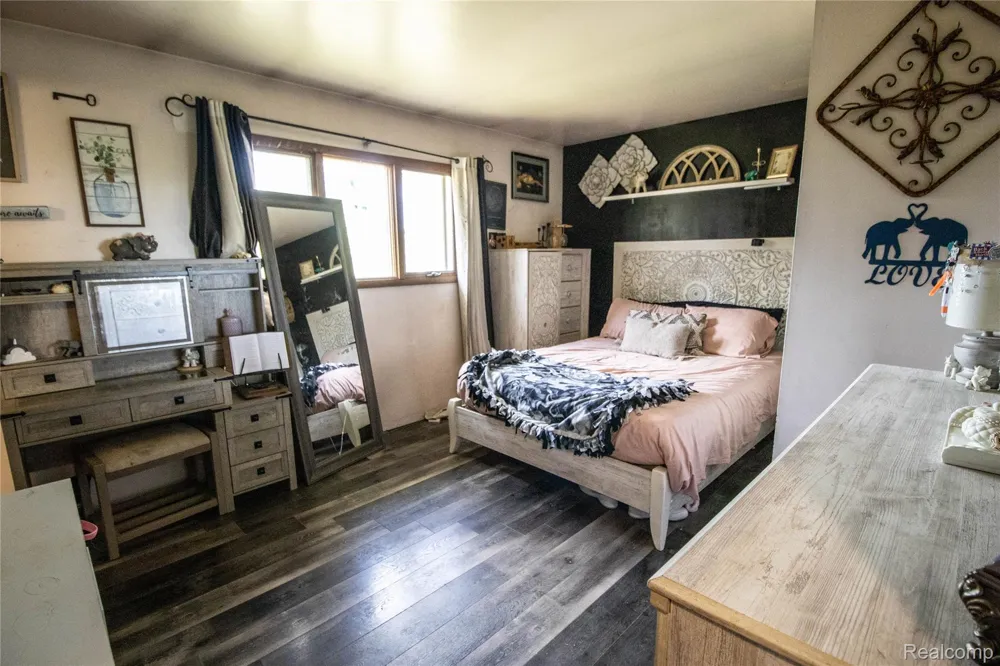 10340 Farrand Road Montrose Charter Township, MI 48457