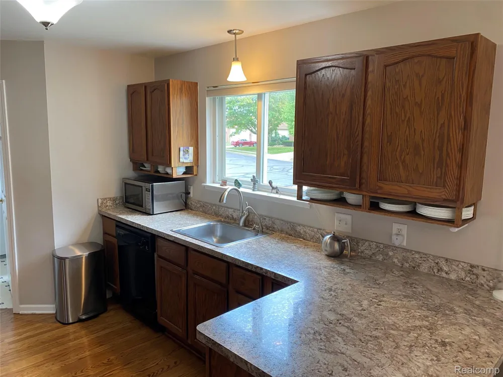9026 Pine Cove Drive Northfield Township, MI 48189