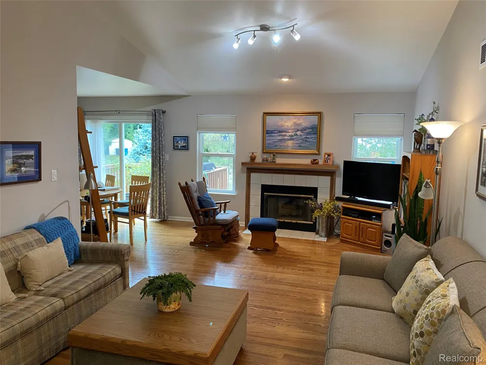 9026 Pine Cove Drive Northfield Township, MI 48189