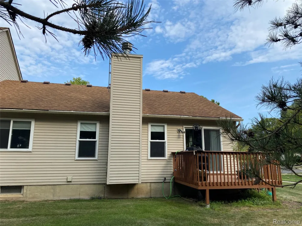 9026 Pine Cove Drive Northfield Township, MI 48189