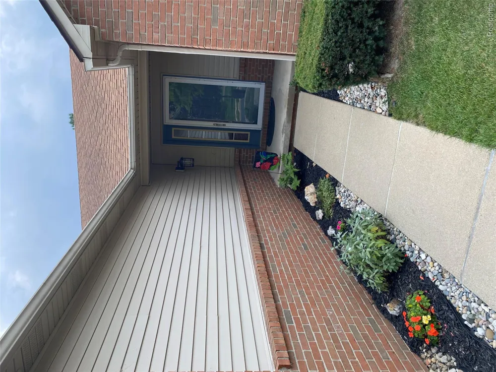 9026 Pine Cove Drive Northfield Township, MI 48189