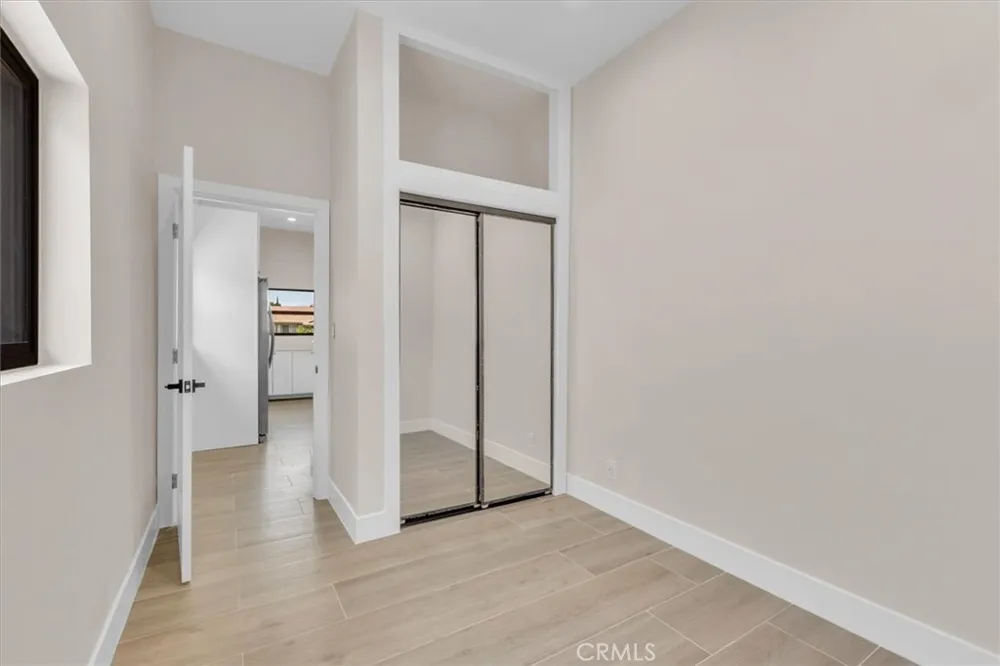 22714 Schoolcraft#2 West Hills, CA 91307