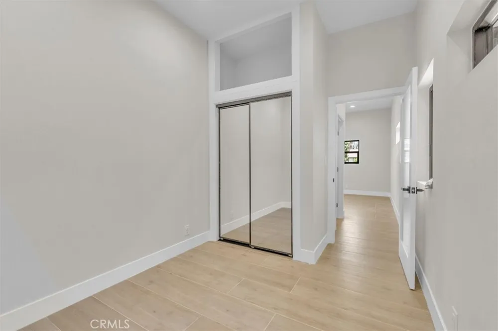 22714 Schoolcraft#2 West Hills, CA 91307