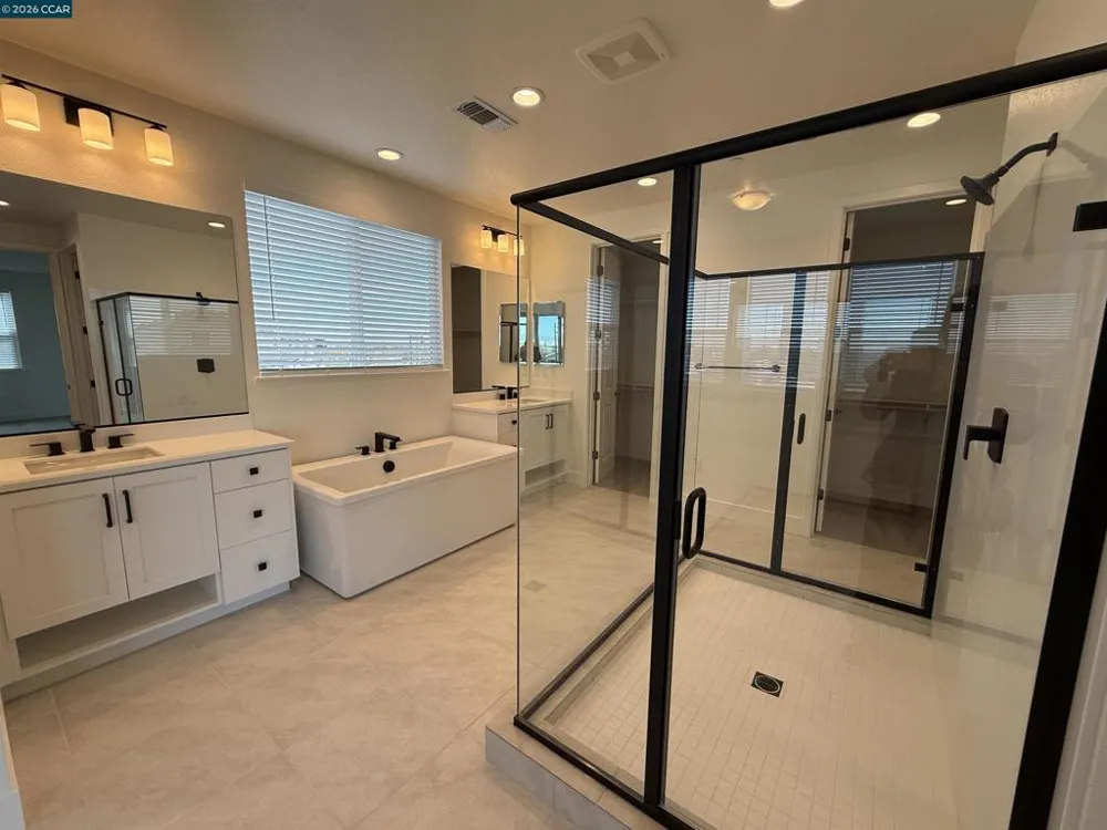 17357 Bushwick Lane Lathrop, CA 95330