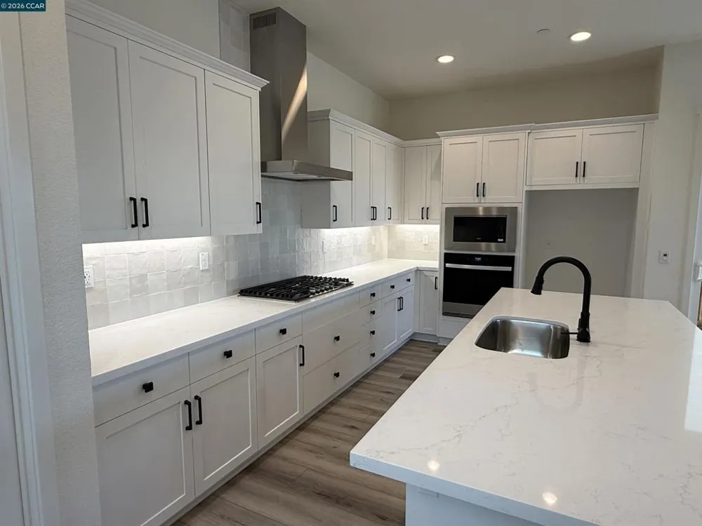 17357 Bushwick Lane Lathrop, CA 95330