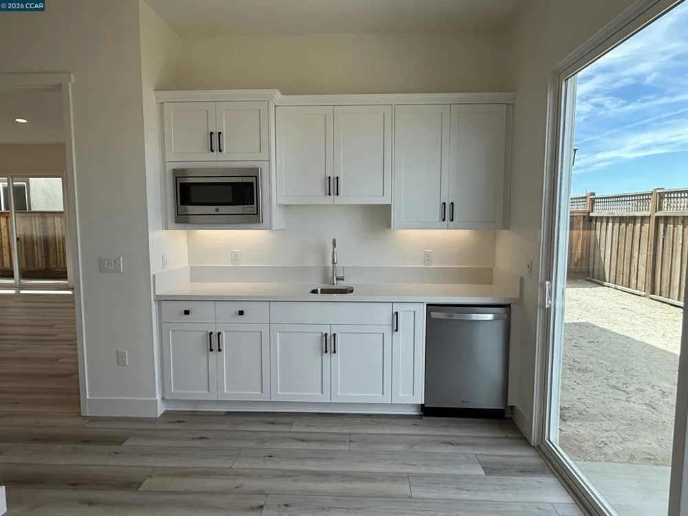 17357 Bushwick Lane Lathrop, CA 95330