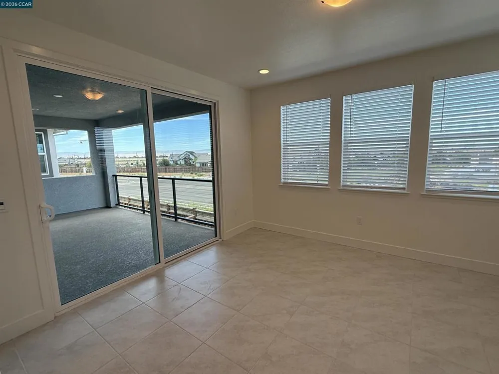 17357 Bushwick Lane Lathrop, CA 95330