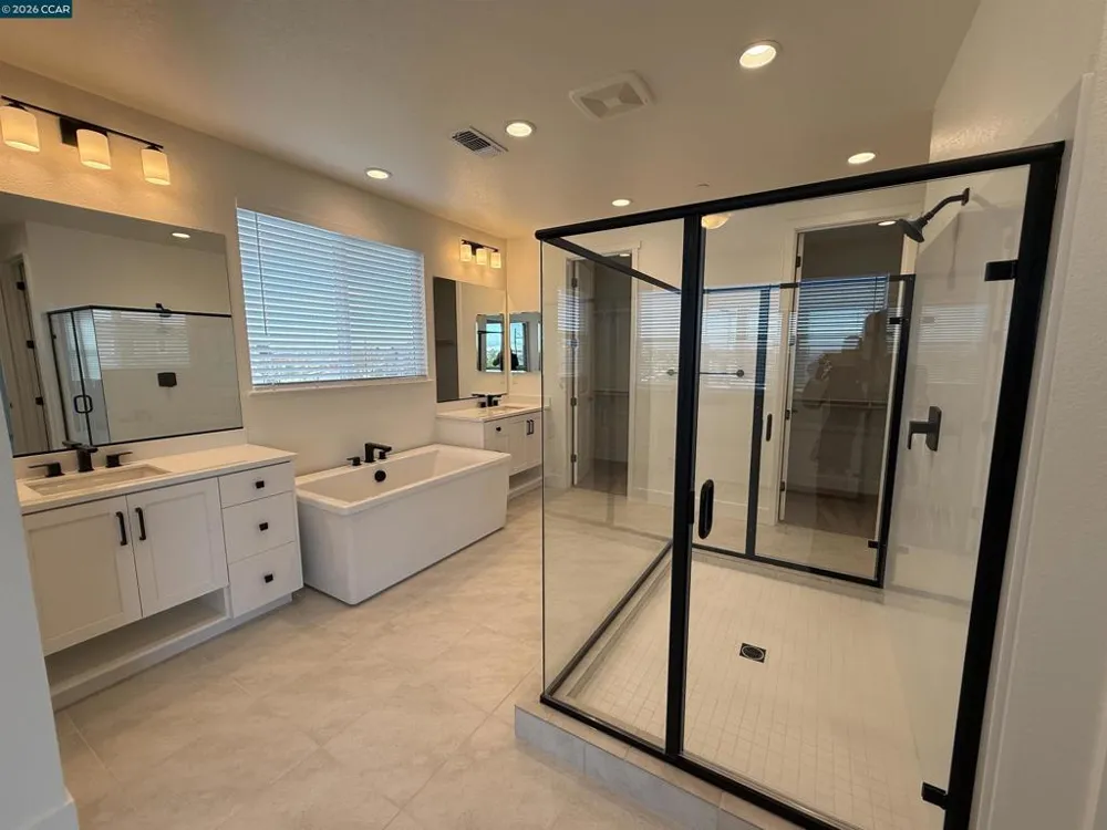 17357 Bushwick Lane Lathrop, CA 95330