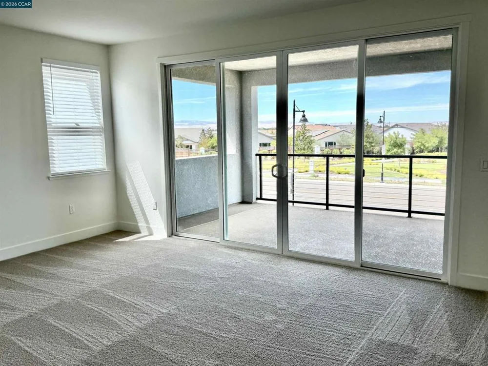 17357 Bushwick Lane Lathrop, CA 95330