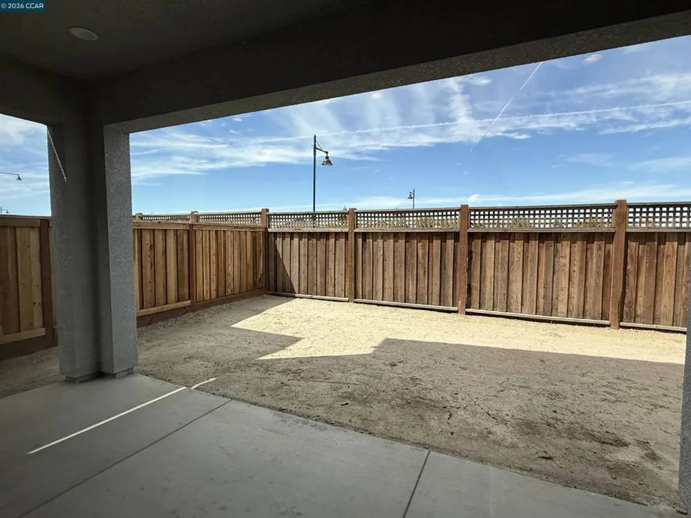 17357 Bushwick Lane Lathrop, CA 95330