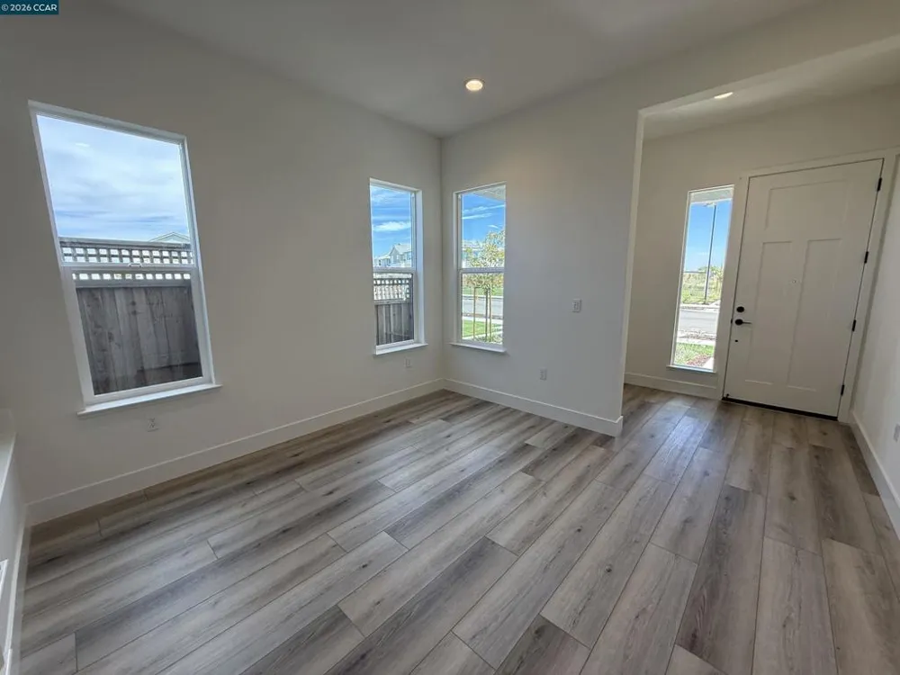 17357 Bushwick Lane Lathrop, CA 95330