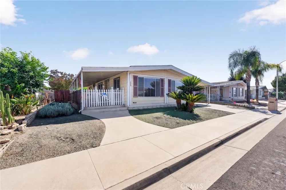1485 Cordova Hemet, CA 92543