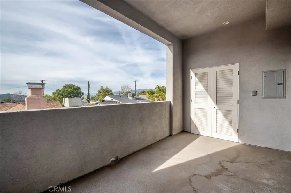 7341 Valmont Street #103 Tujunga, CA 91042