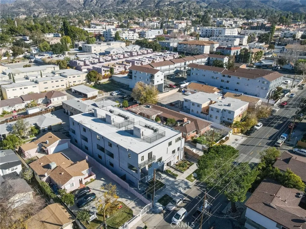 7341 Valmont Street #103 Tujunga, CA 91042