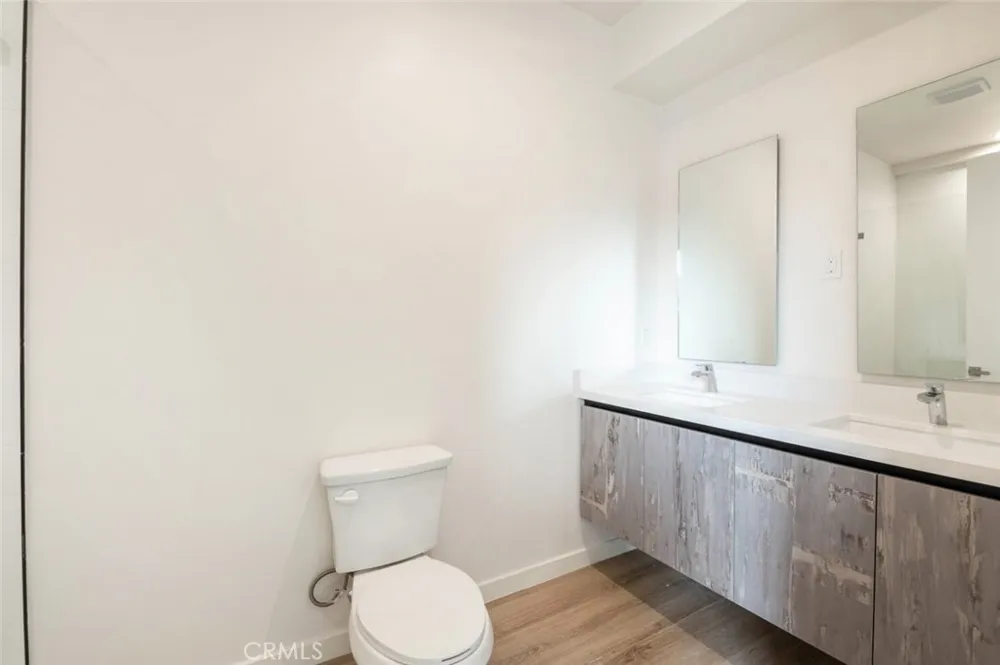 7341 Valmont Street #103 Tujunga, CA 91042