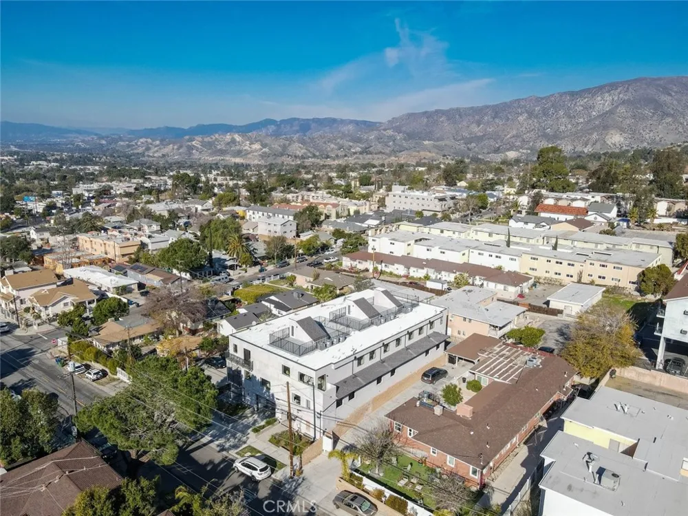 7341 Valmont Street #103 Tujunga, CA 91042