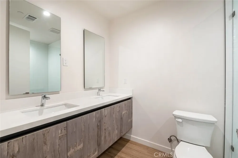 7341 Valmont Street #103 Tujunga, CA 91042
