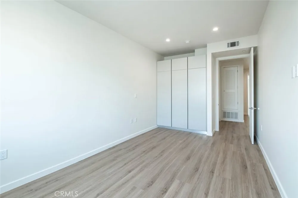 7341 Valmont Street #103 Tujunga, CA 91042