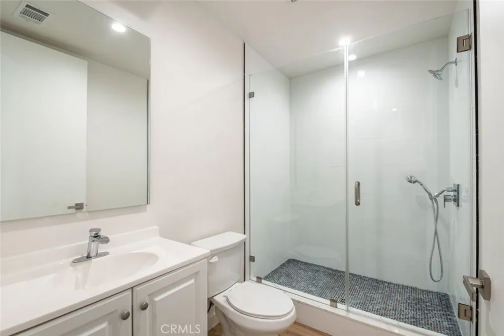 7341 Valmont Street #103 Tujunga, CA 91042