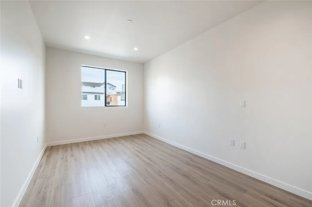 7341 Valmont Street #103 Tujunga, CA 91042