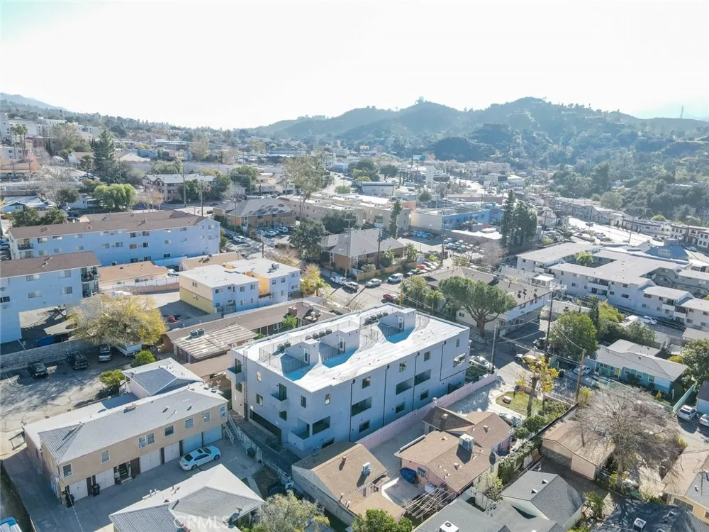 7341 Valmont Street #103 Tujunga, CA 91042