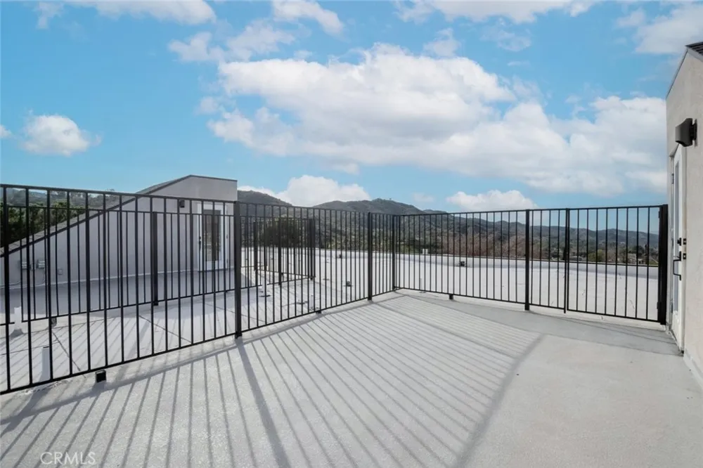 7341 Valmont Street #103 Tujunga, CA 91042