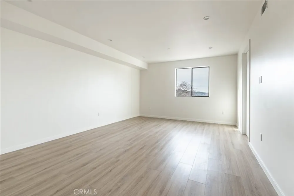 7341 Valmont Street #103 Tujunga, CA 91042