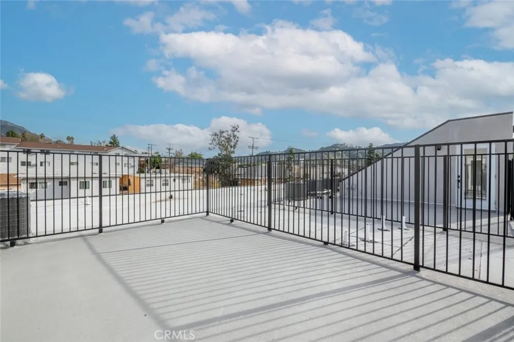 7341 Valmont Street #103 Tujunga, CA 91042