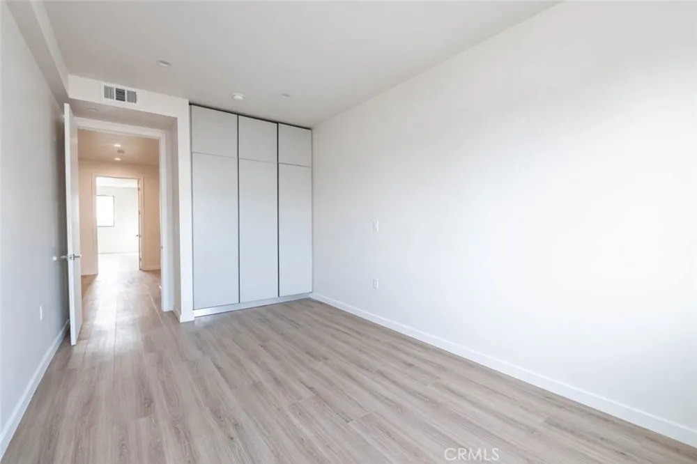 7341 Valmont Street #103 Tujunga, CA 91042
