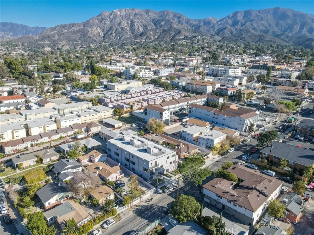 7341 Valmont Street #103 Tujunga, CA 91042