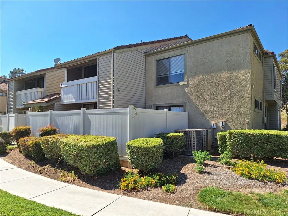 92 Country Mile Pomona, CA 91766